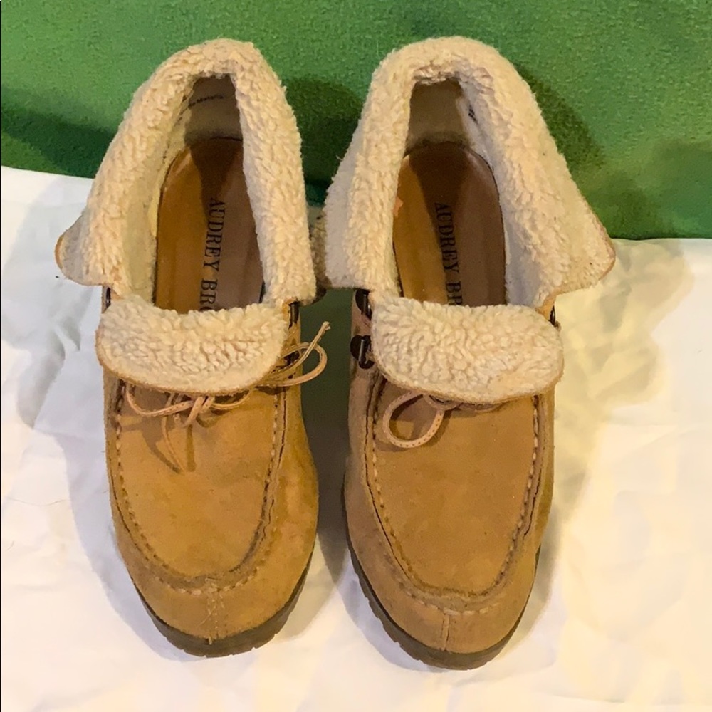 Super comfy suede leather booties
